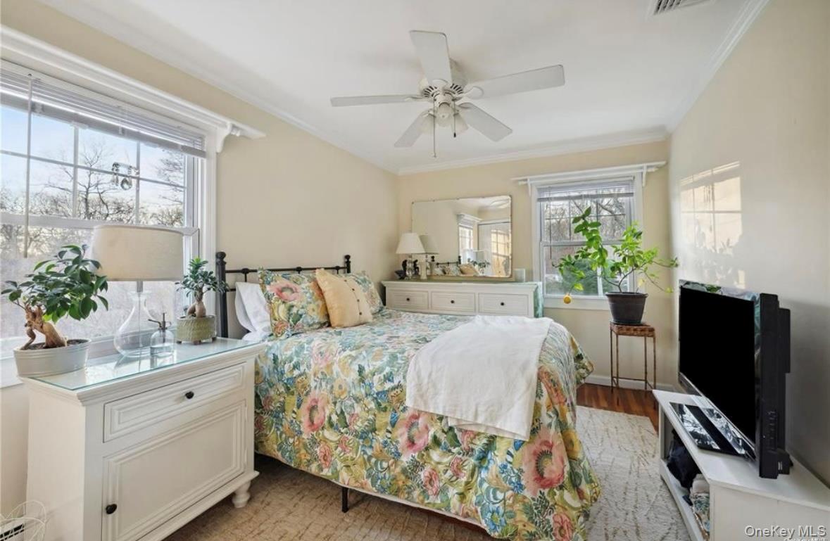 23 N Westbury Road