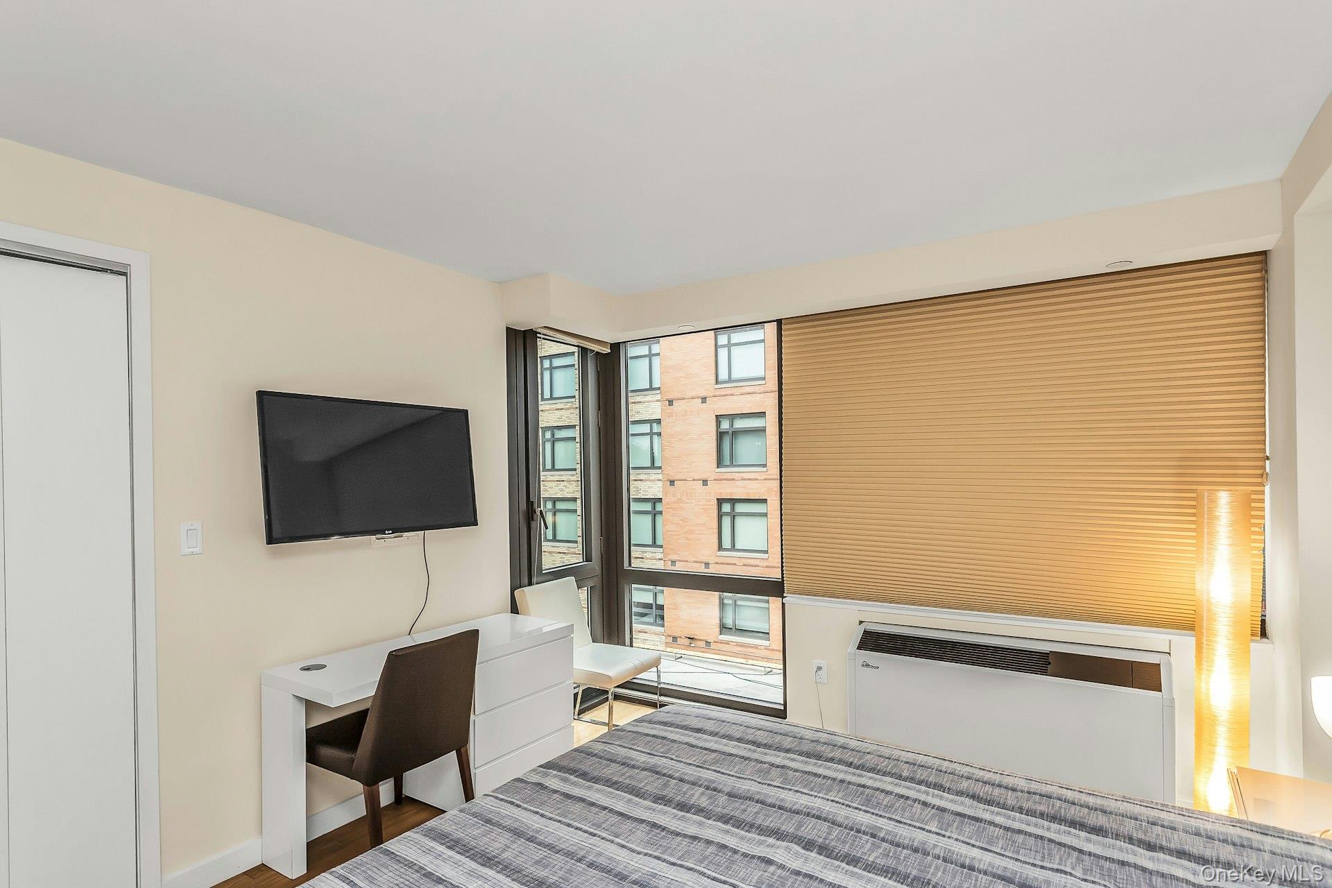 39-16 Prince Street Unit: 5E