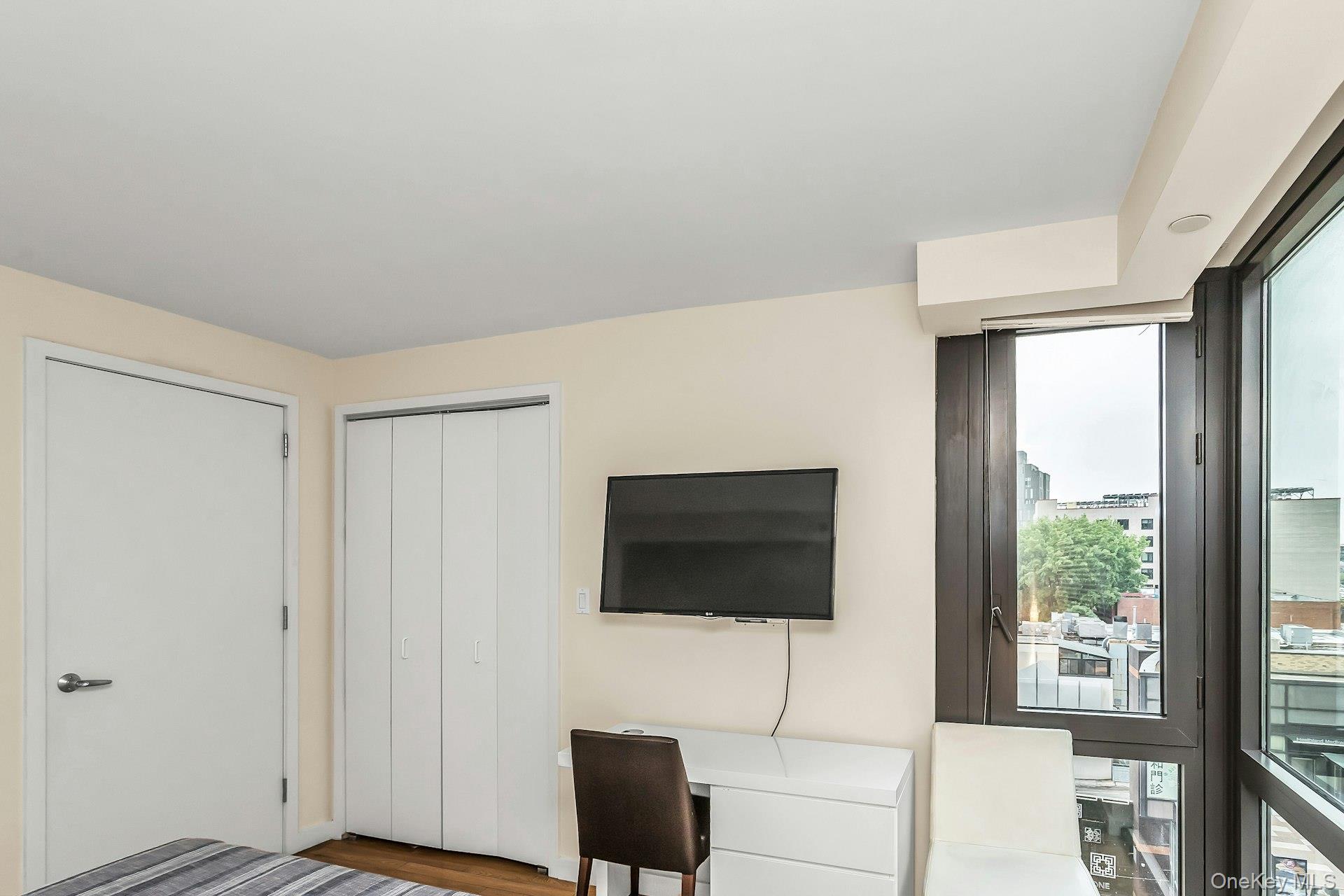 39-16 Prince Street Unit: 5E