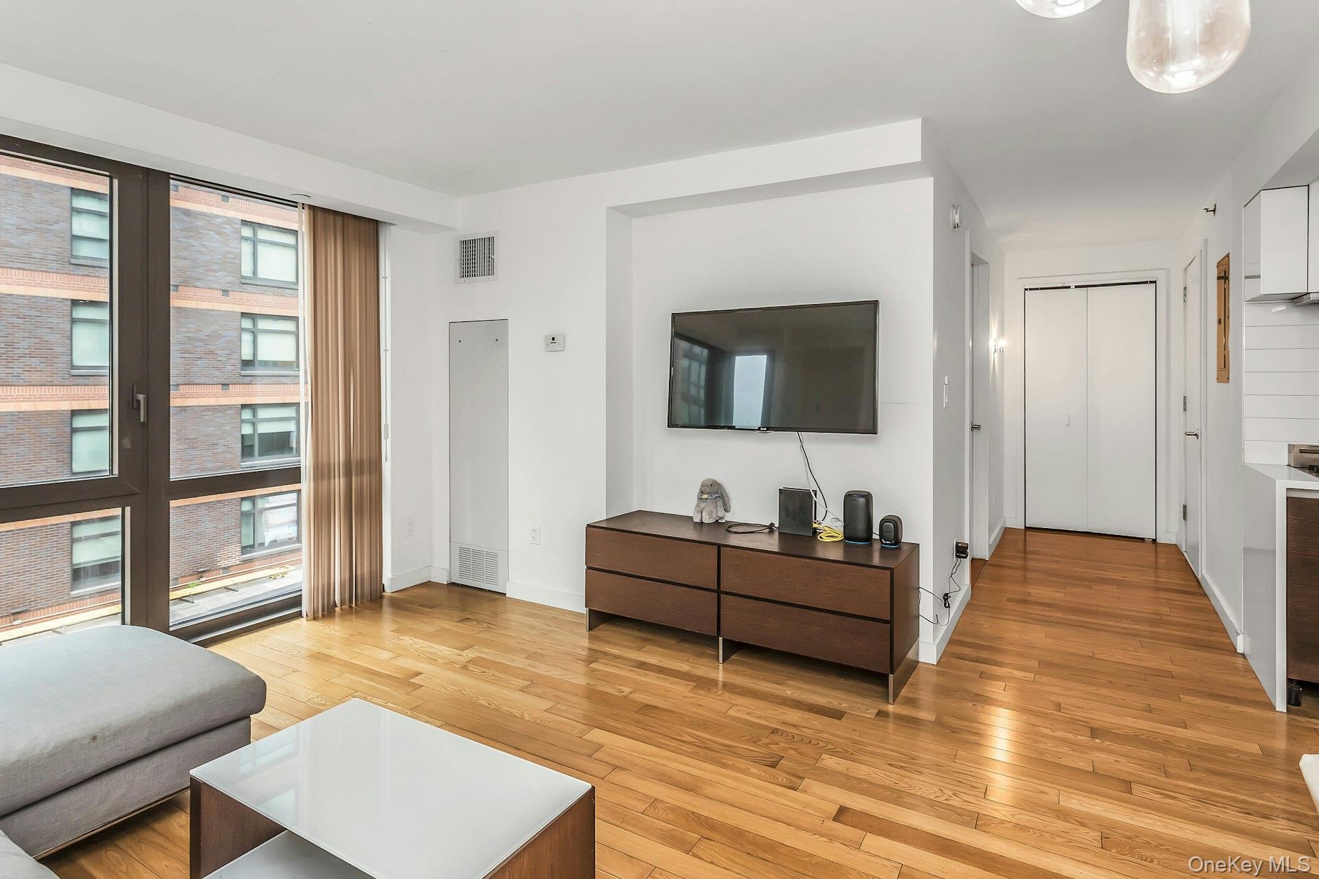 39-16 Prince Street Unit: 5E