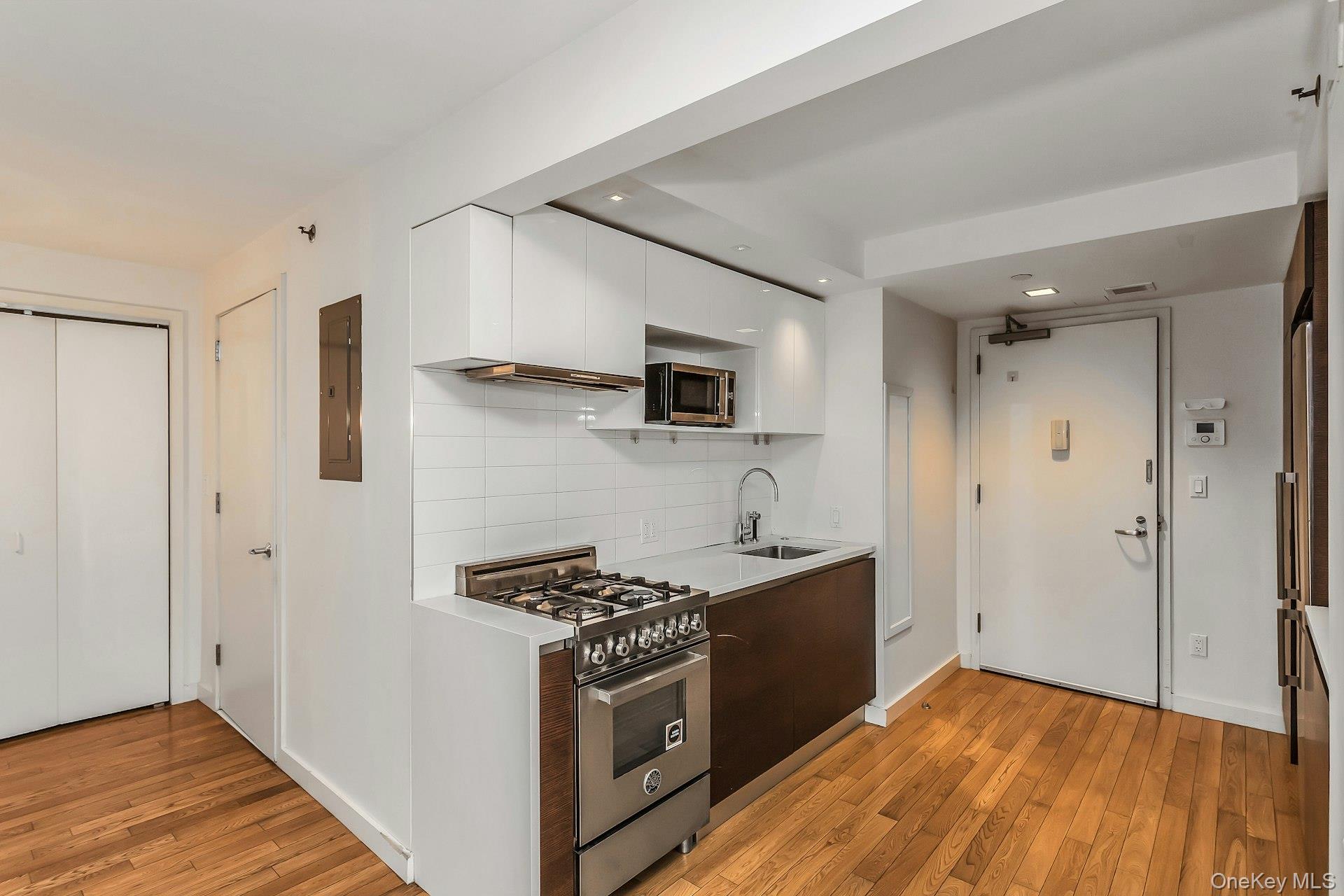 39-16 Prince Street Unit: 5E