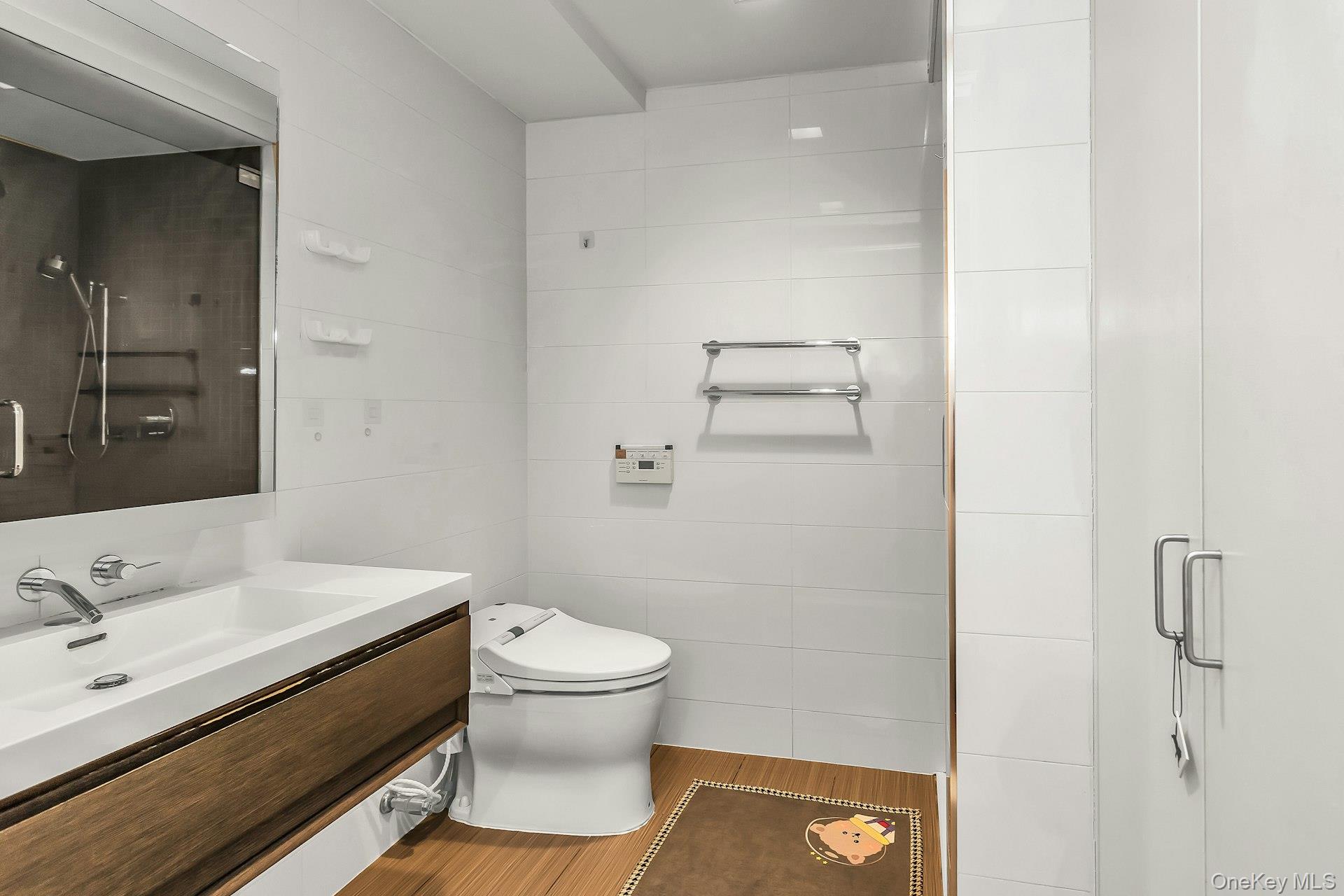 39-16 Prince Street Unit: 5E