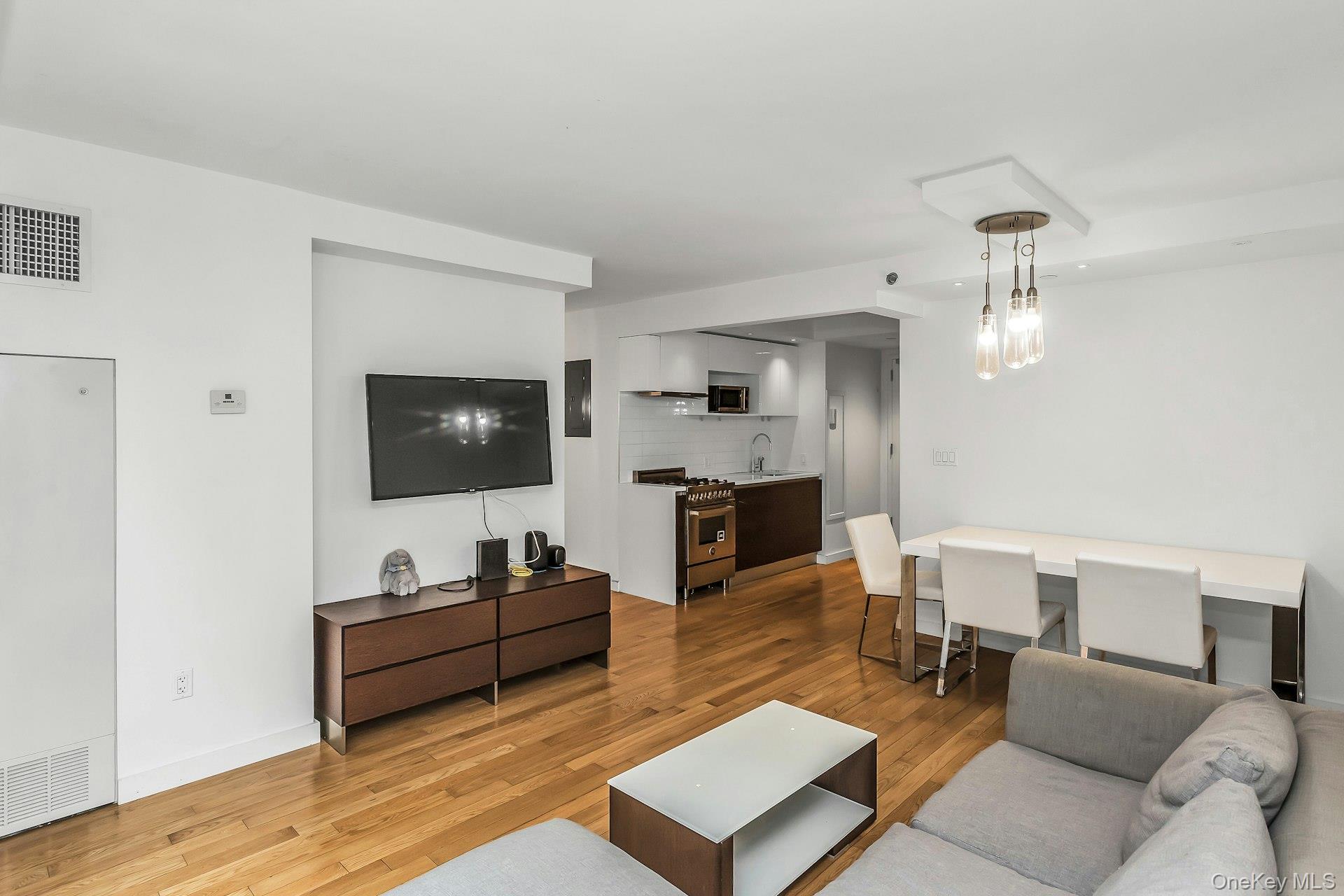 39-16 Prince Street Unit: 5E