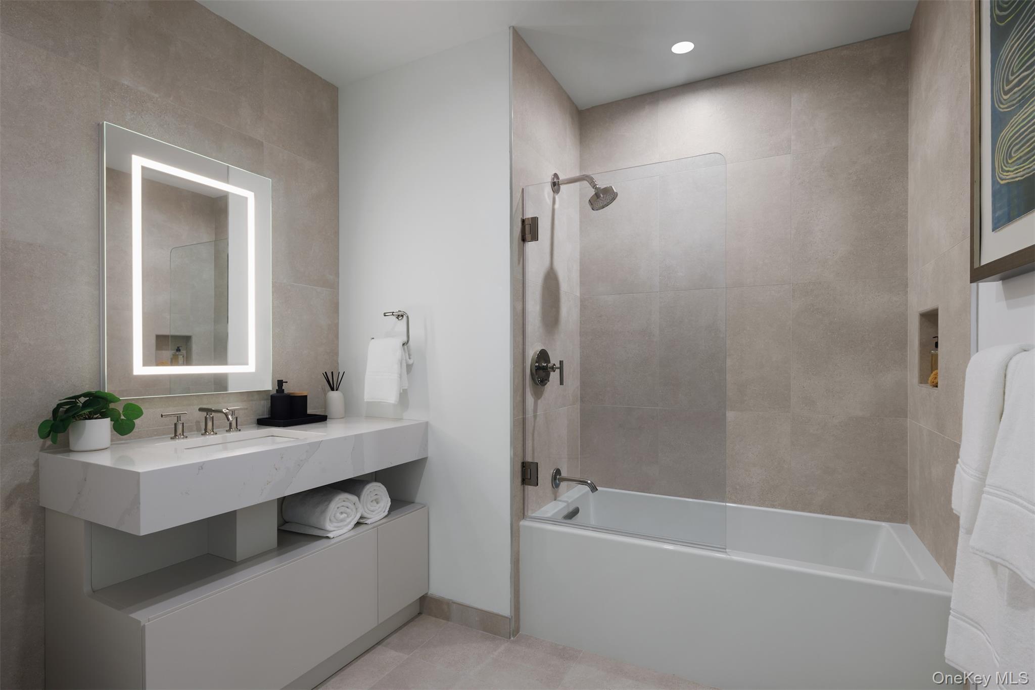 100 Boardwalk Unit: 612 A