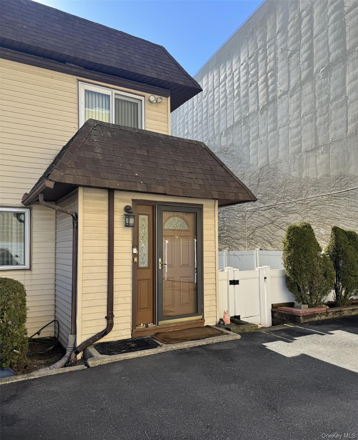 88 E Valley Stream Boulevard Unit: 9