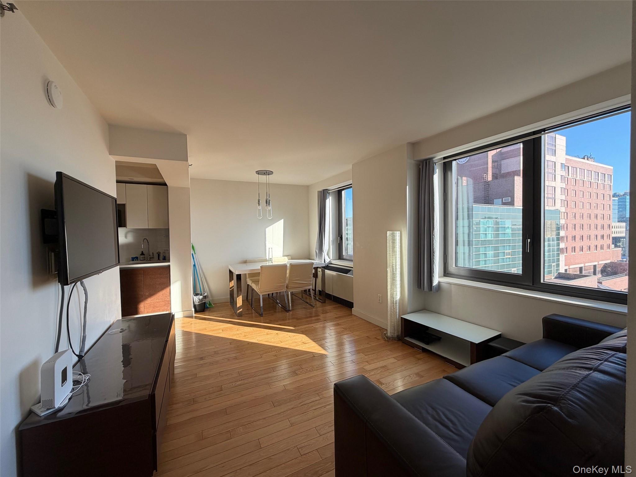 39-16 Prince Street Unit: 8C