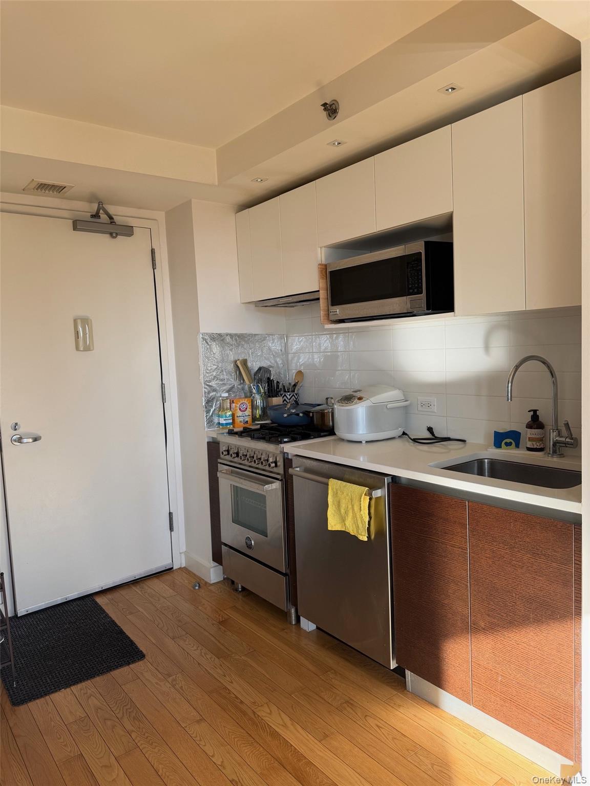 39-16 Prince Street Unit: 8C