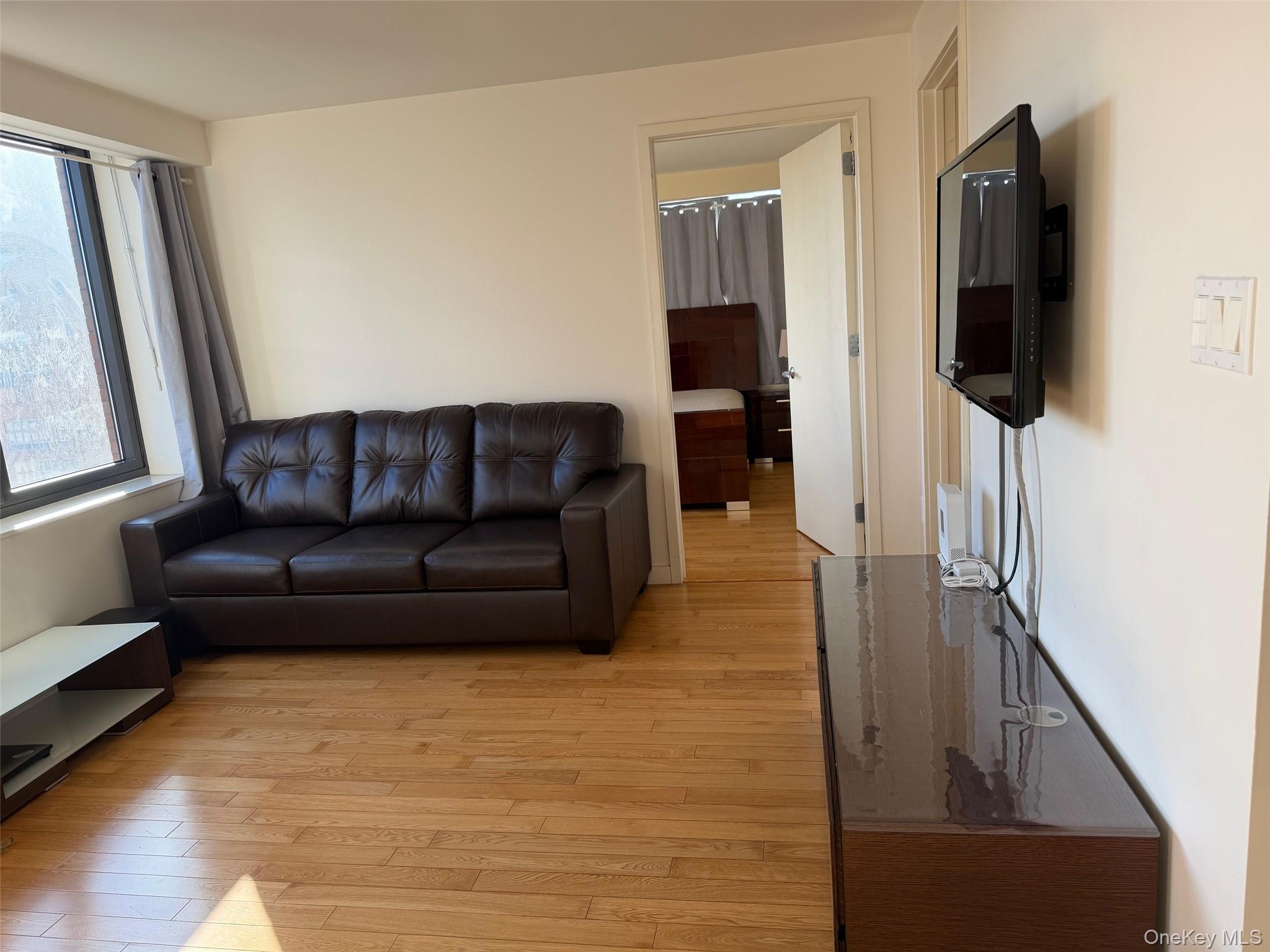 39-16 Prince Street Unit: 8C