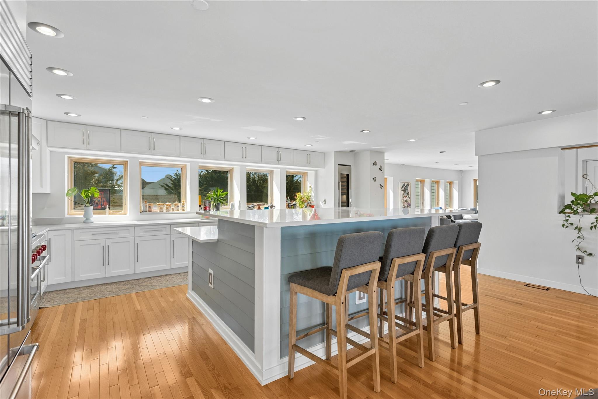 416 W Bay Drive