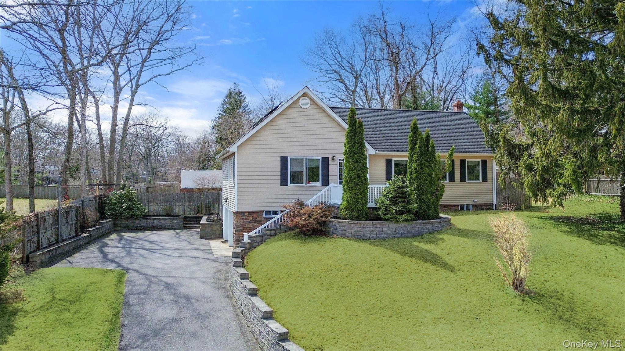 52 Hewlett Drive
