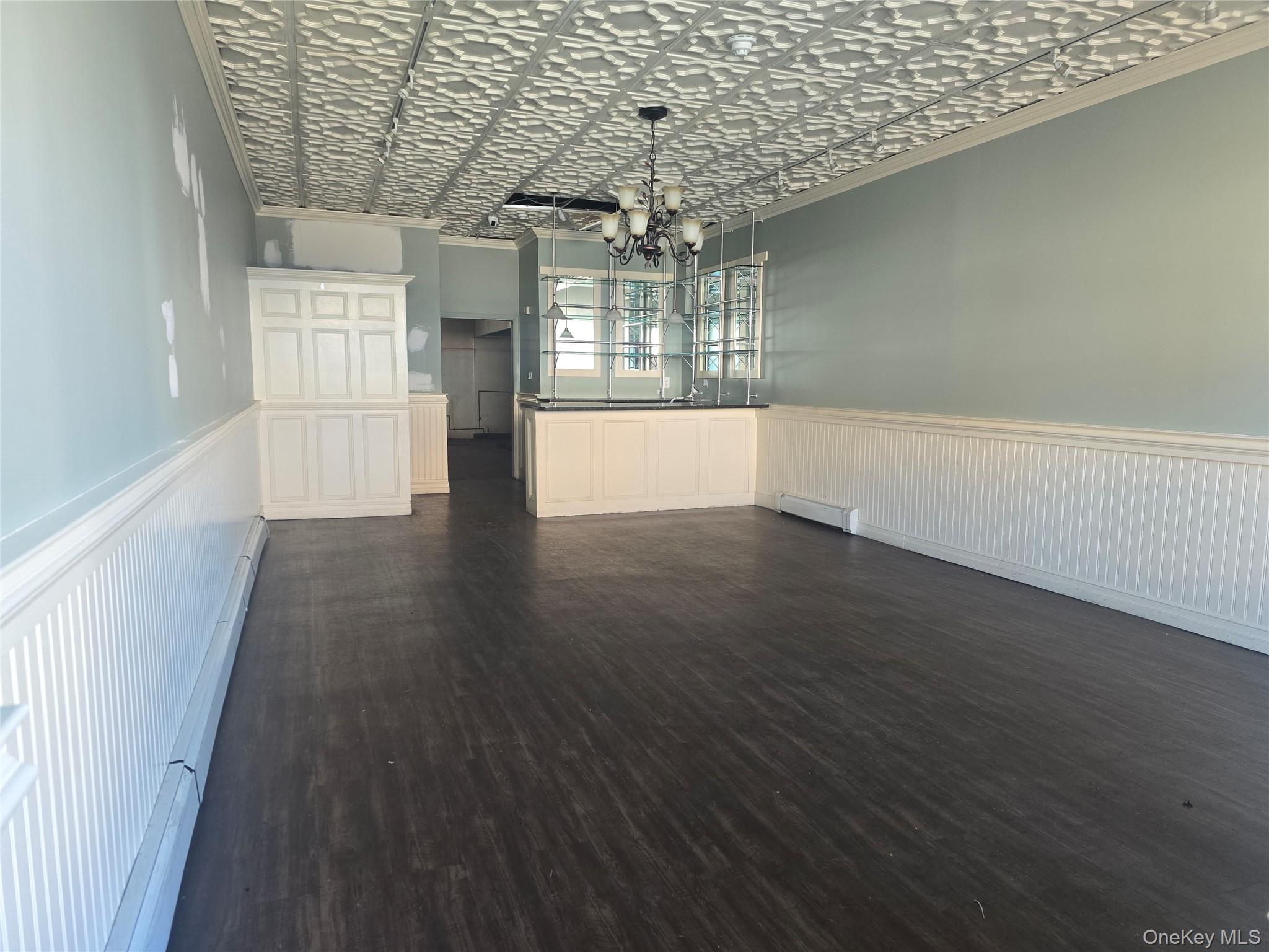 230 Merrick Road