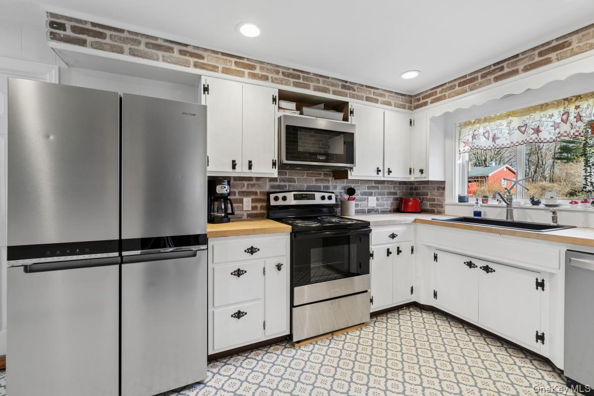 51 Lockitt Drive