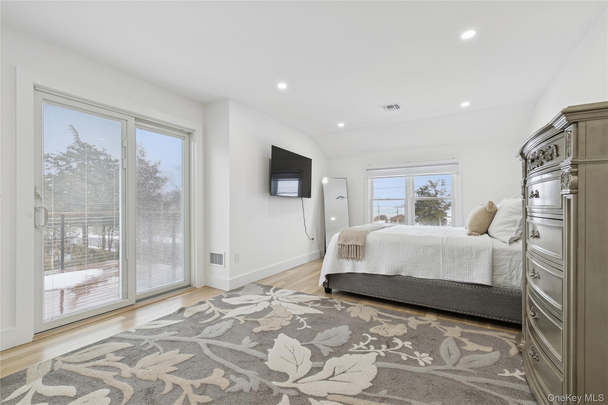 10 Sagamore Road