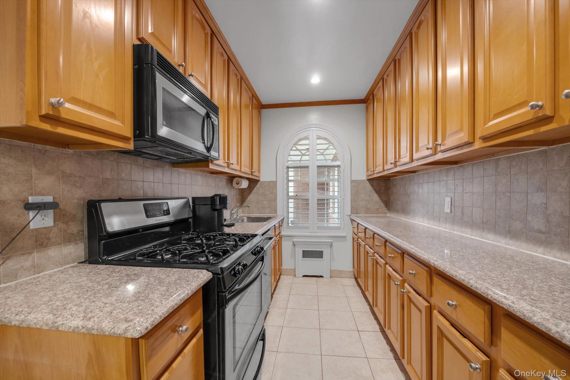 90 Knightsbridge Road Unit: 1N