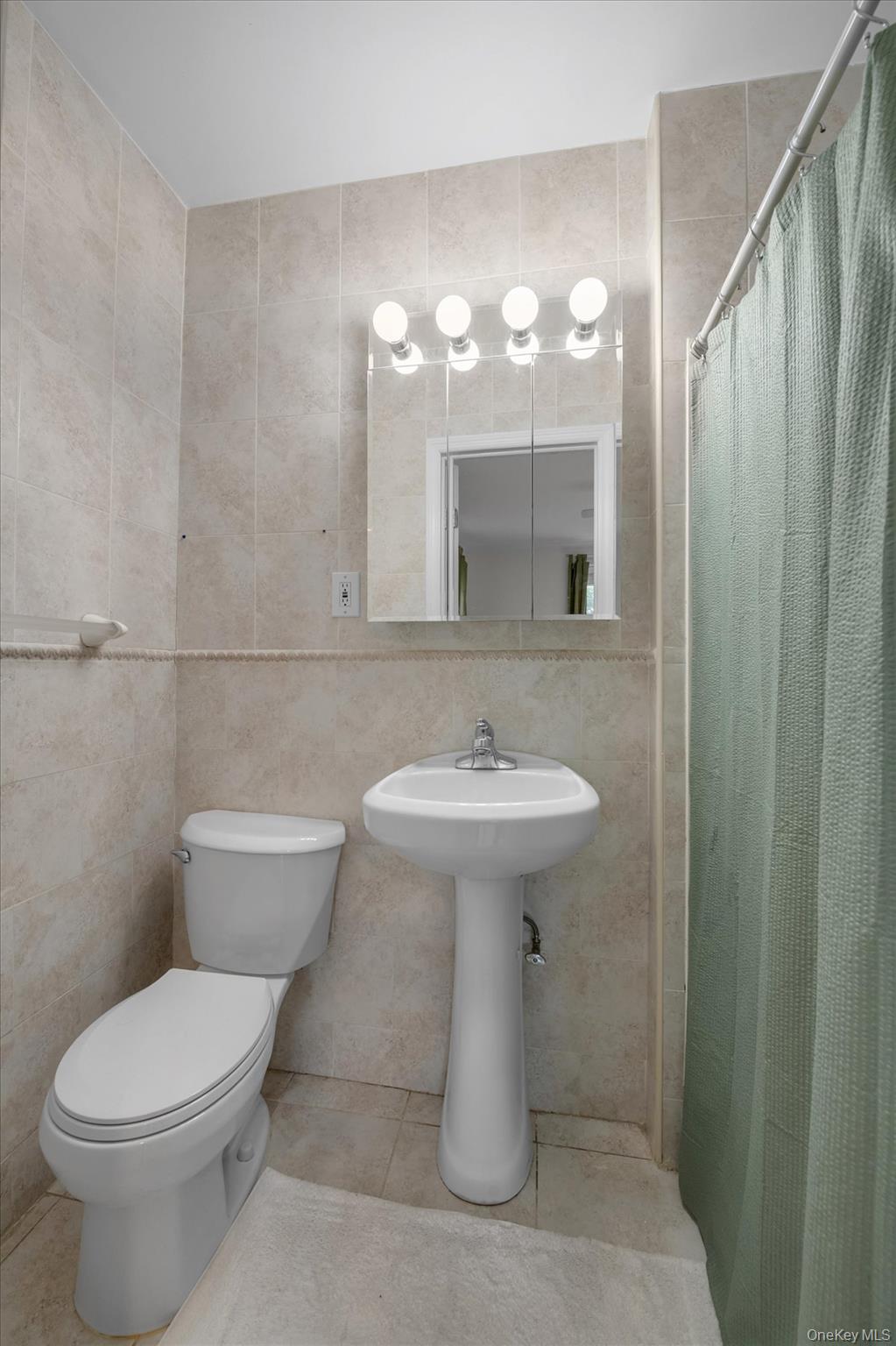 90 Knightsbridge Road Unit: 1N
