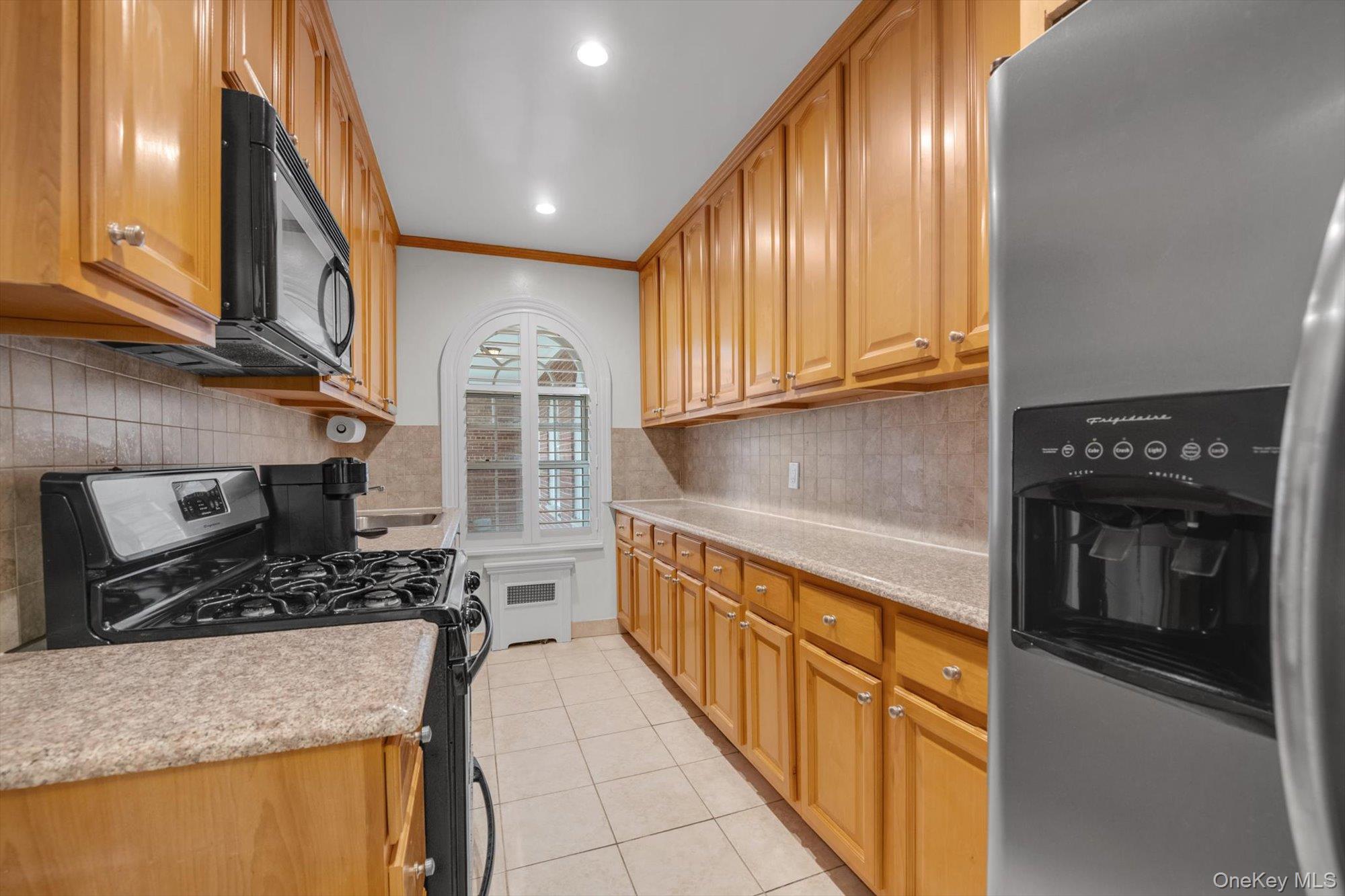90 Knightsbridge Road Unit: 1N