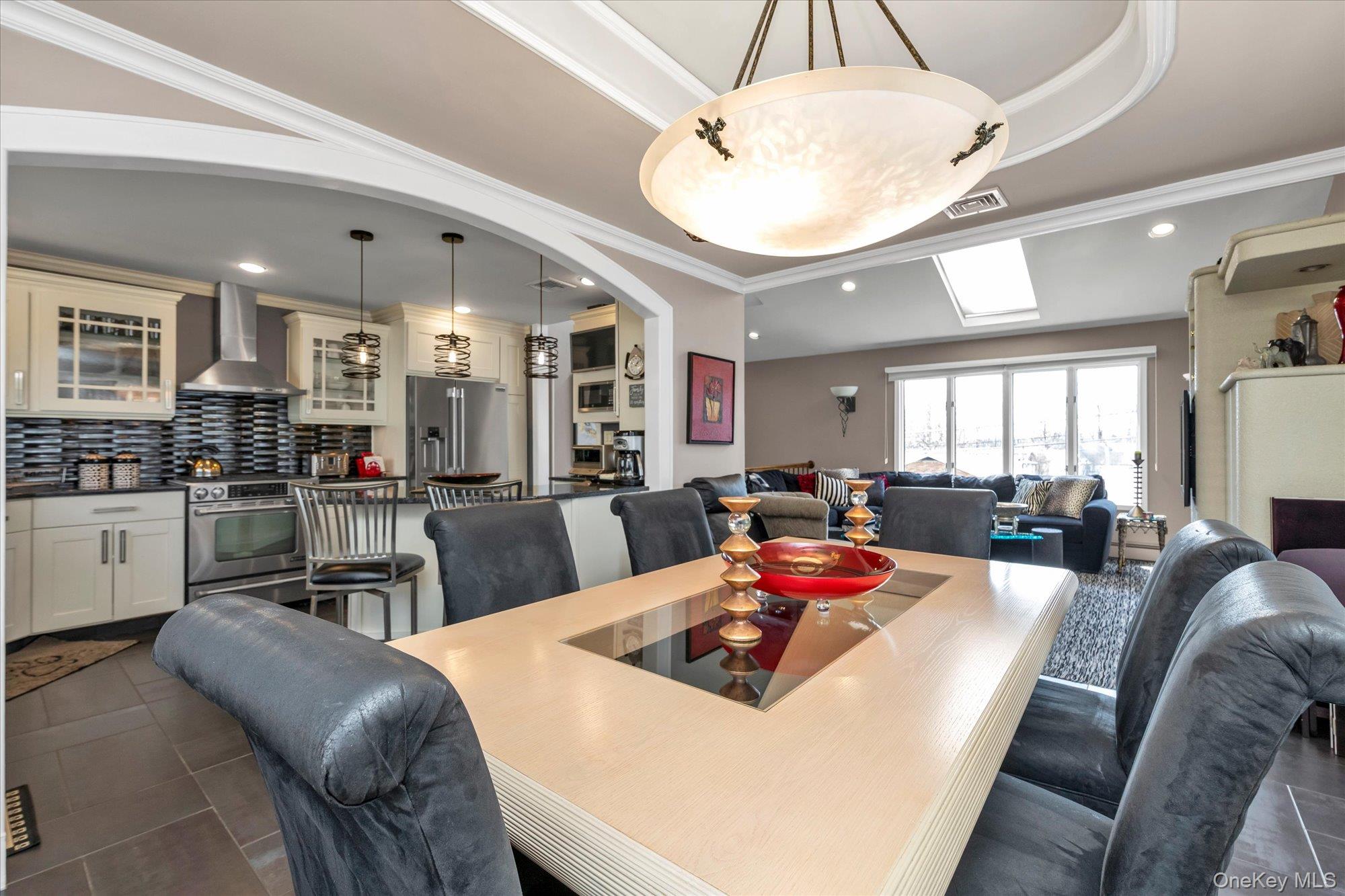 390 Silver Lane