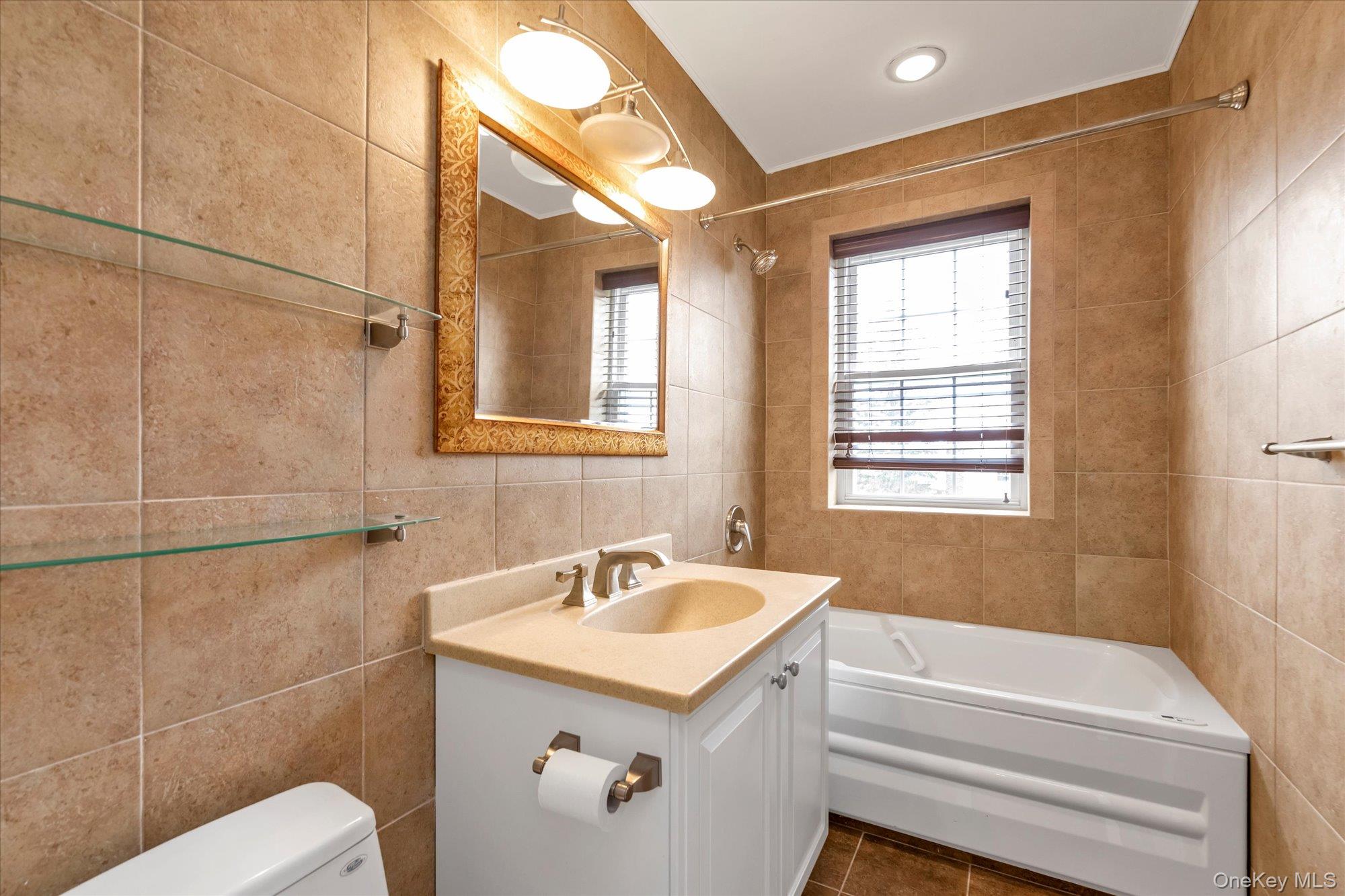 102 S Village Avenue Unit: 3B