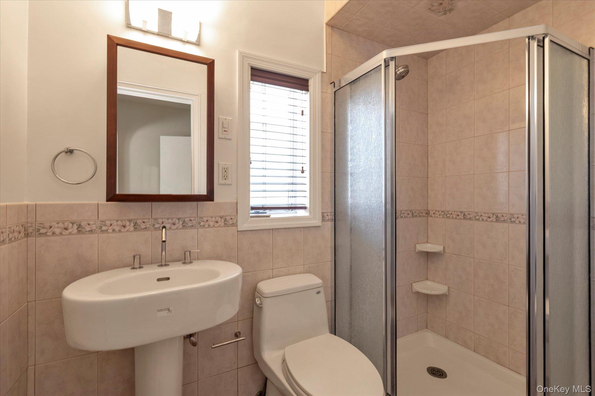 102 S Village Avenue Unit: 3B