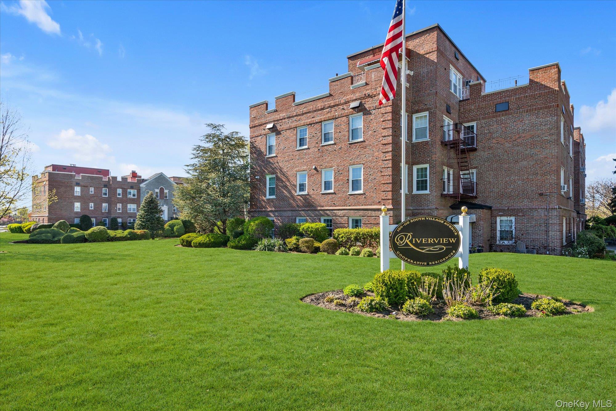 102 S Village Avenue Unit: 3B