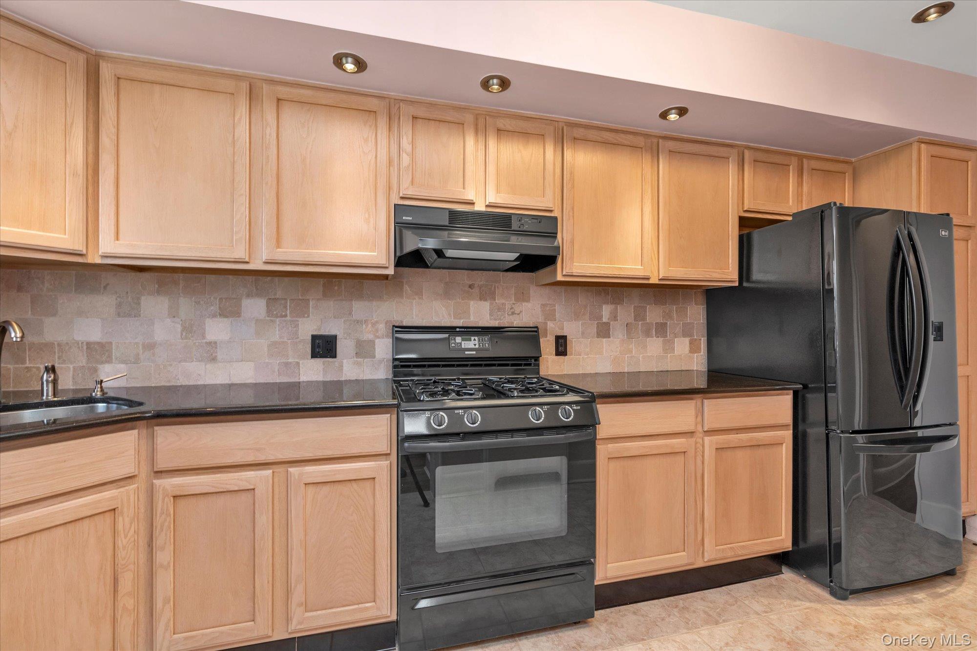 102 S Village Avenue Unit: 3B