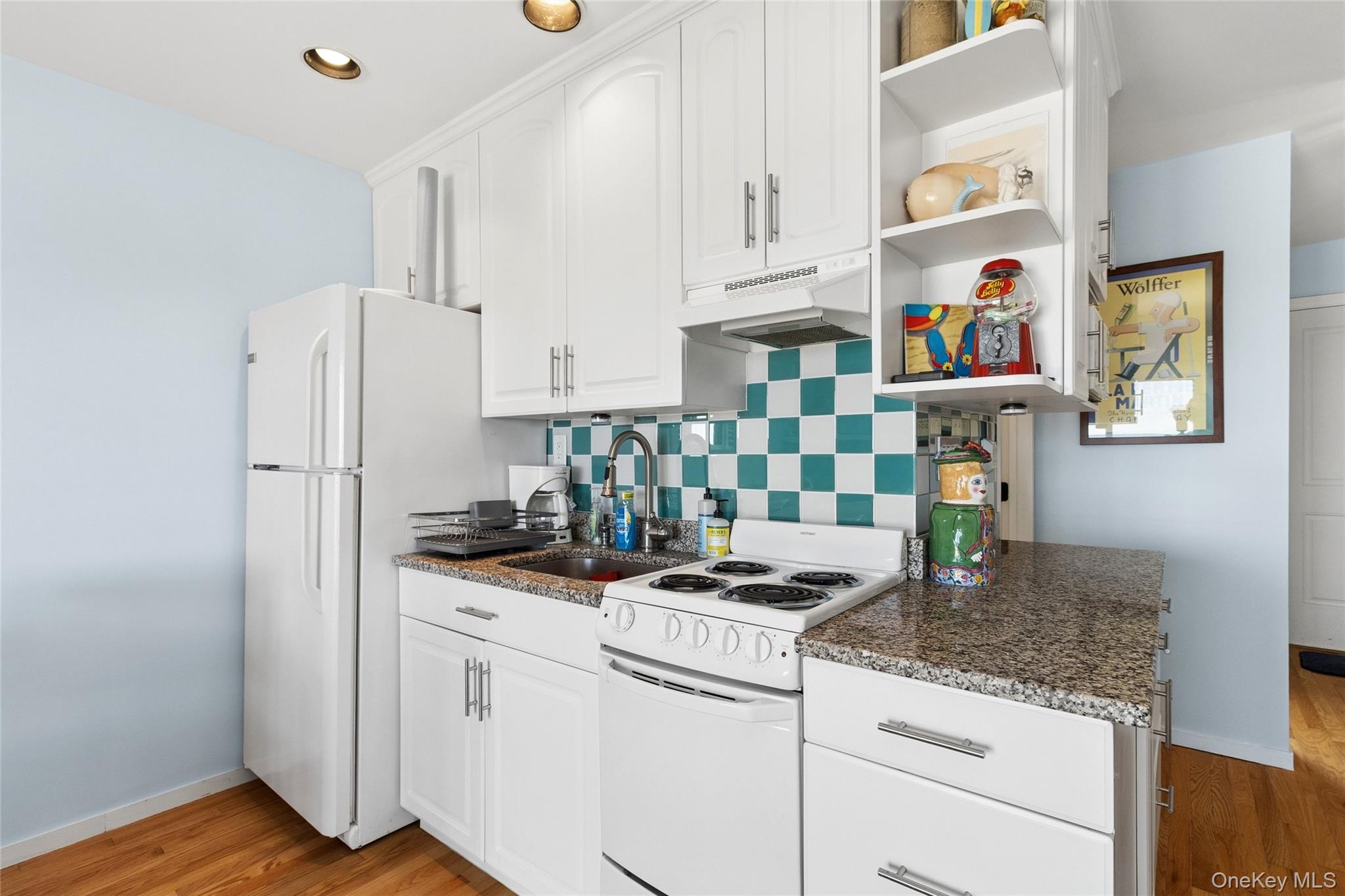 16 Navy Road Unit: 206