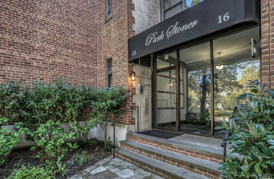 14-16 Stoner Avenue Unit: 2D