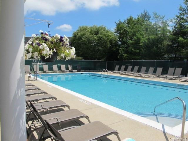 239-48B Oak Park Drive Unit: 7B