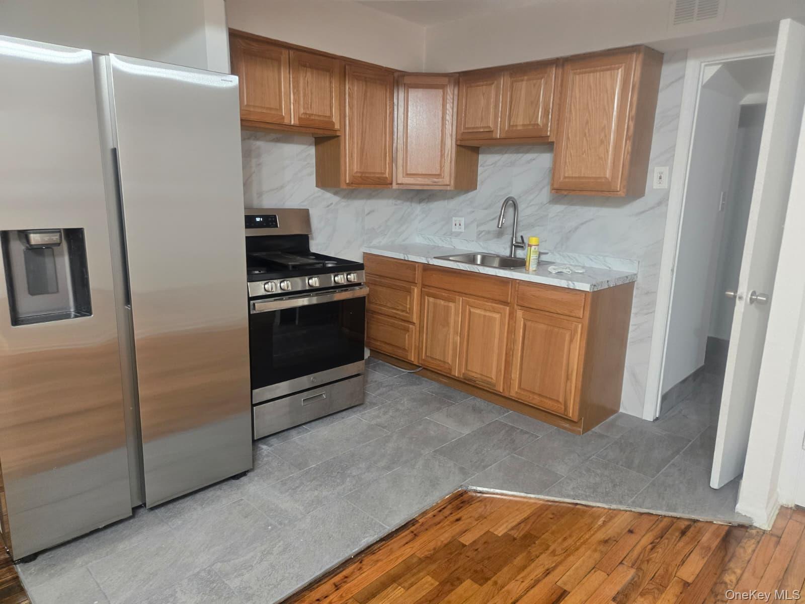 5528 98th Street