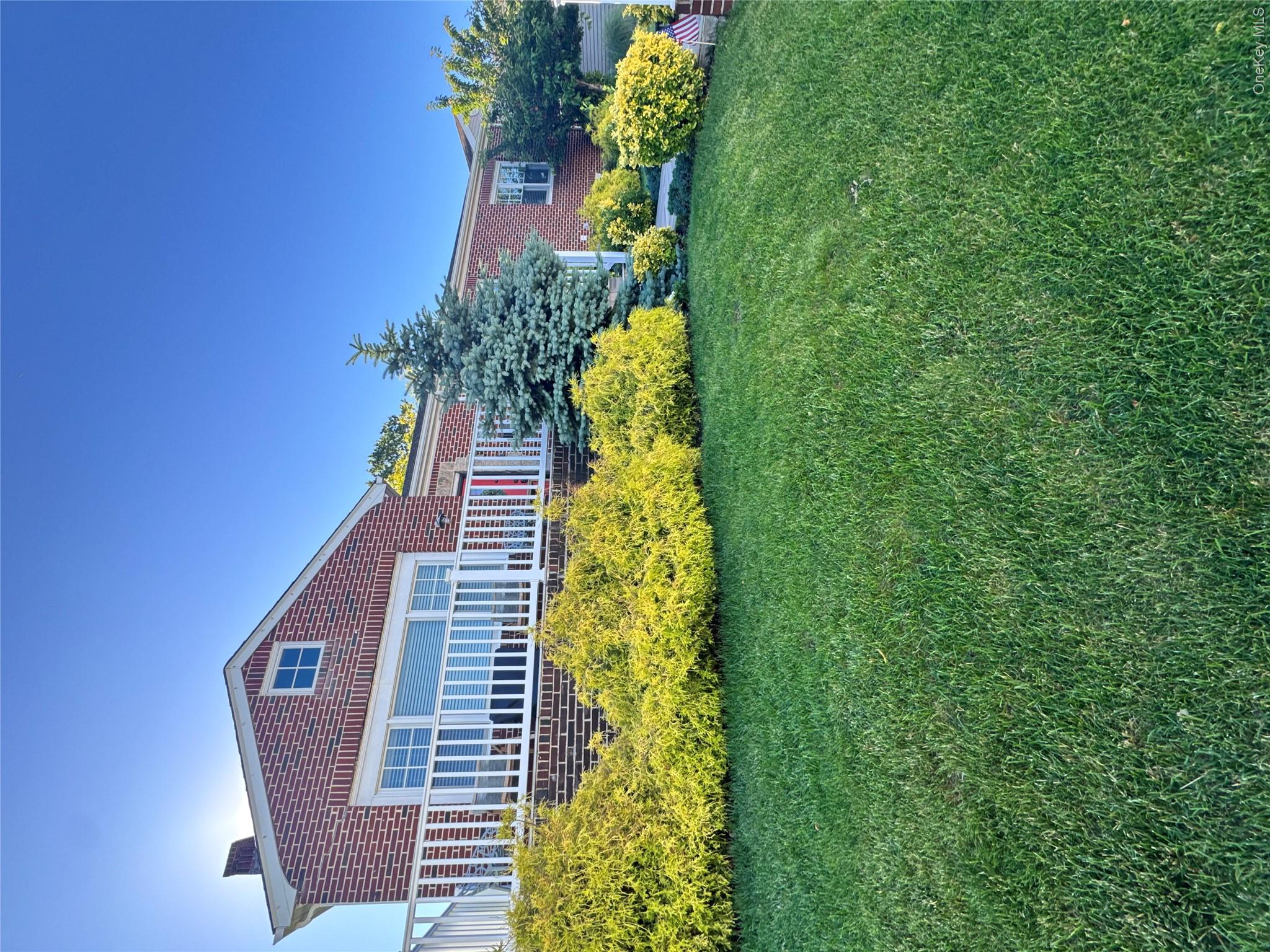 570 Monroe Boulevard Unit: 1st Floor