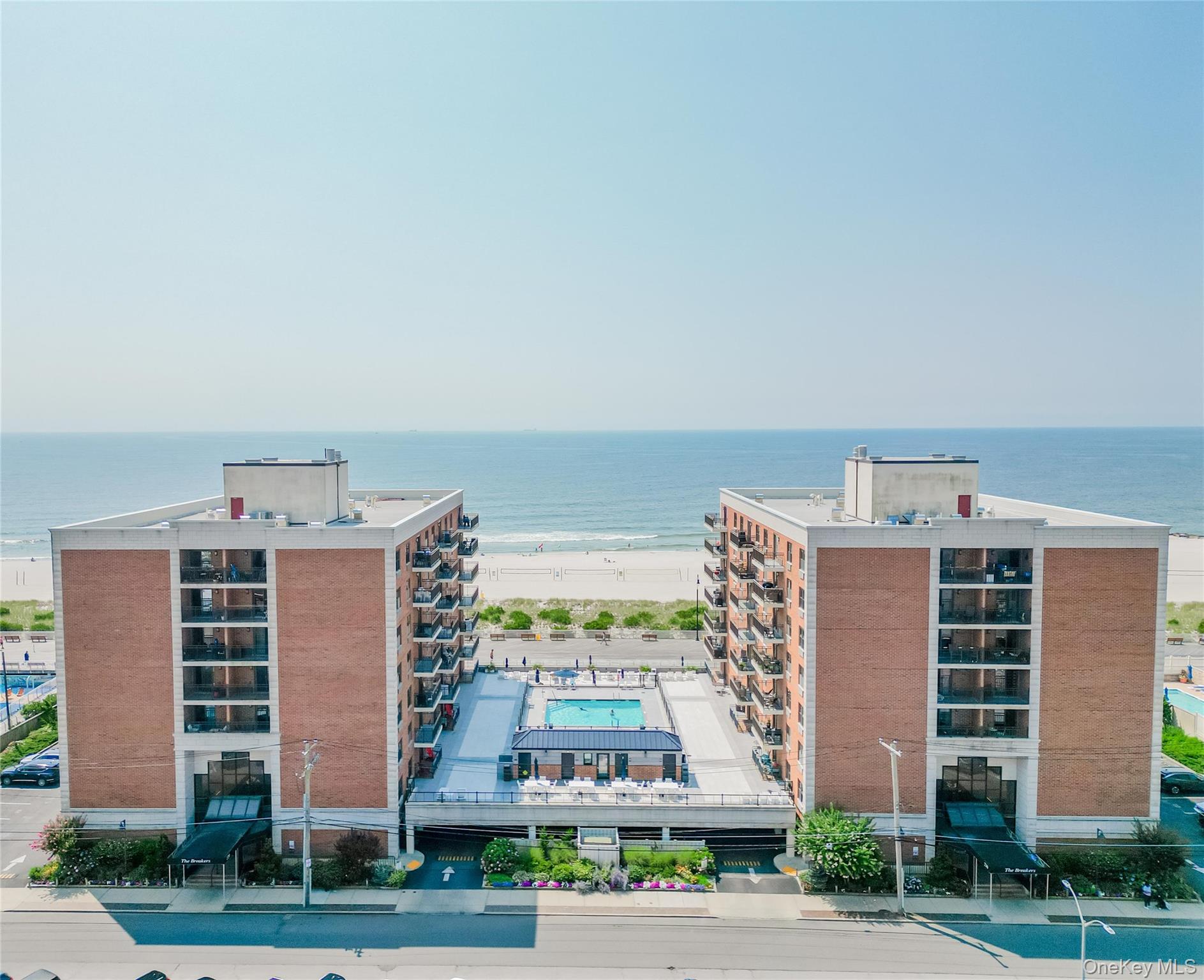 230 W Broadway Unit: 713
