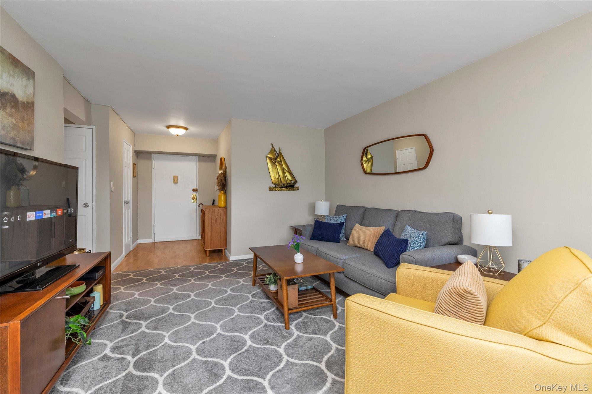 124 S Park Avenue Unit: 1-P