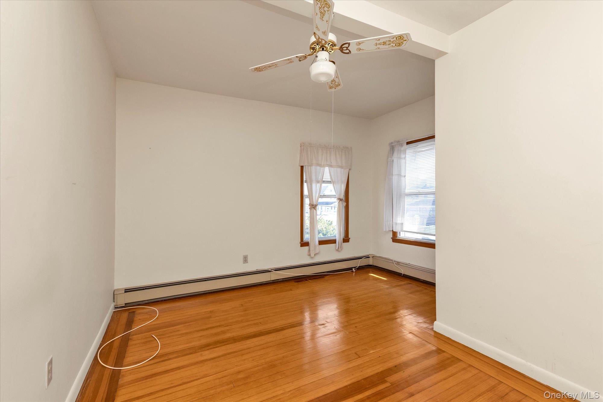 1118 W Broadway