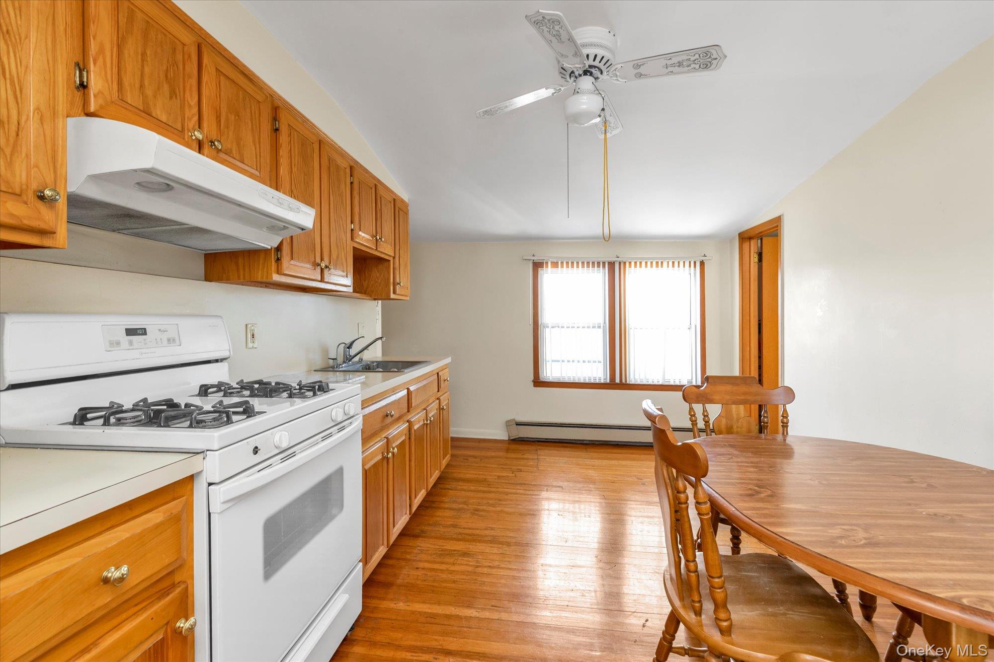 1118 W Broadway
