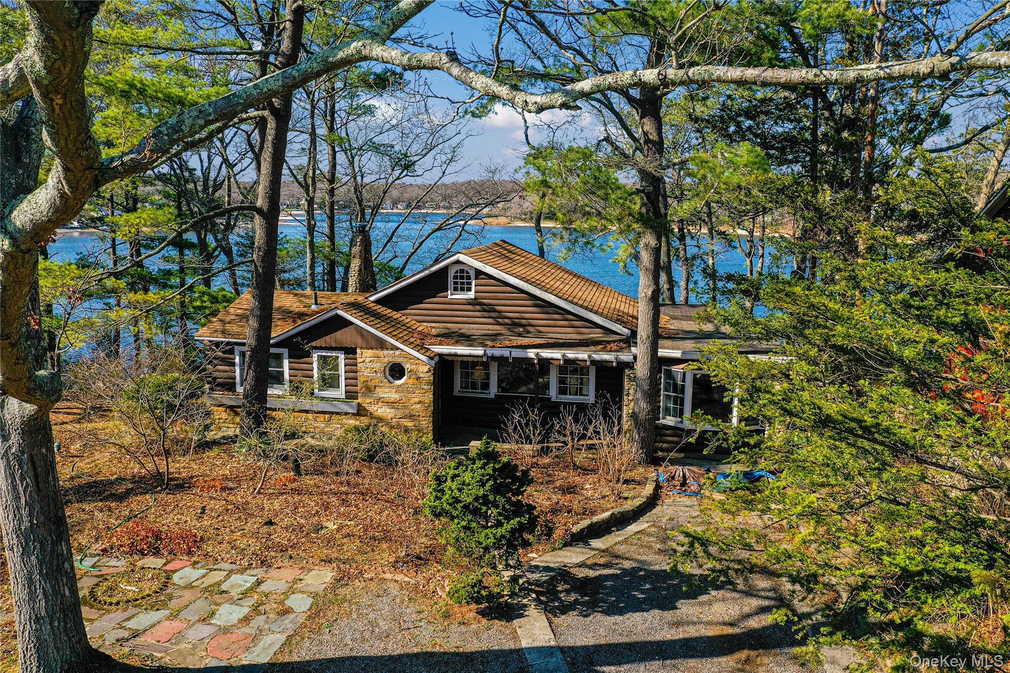 97 Lakeside Trail