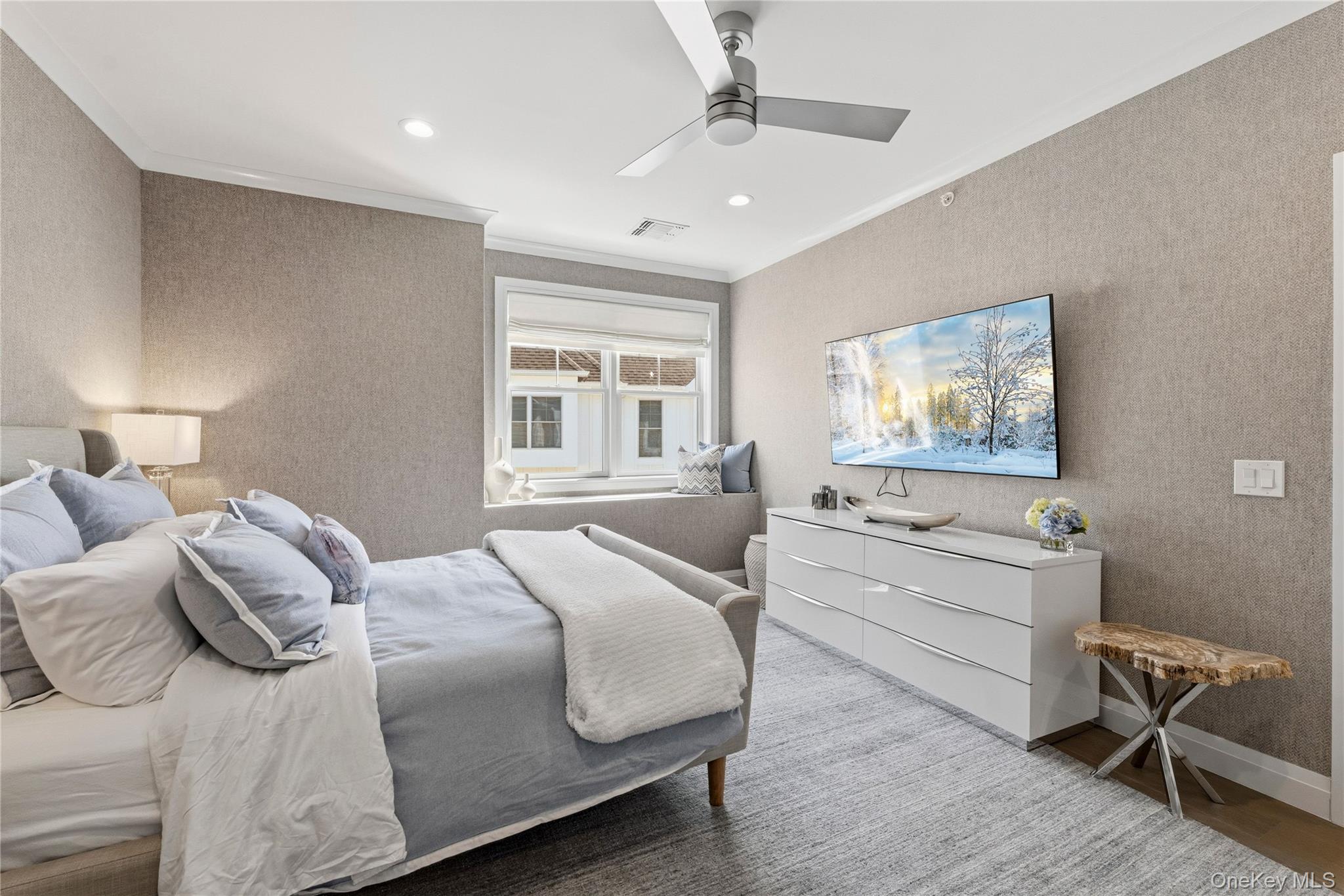 22302 Aspenwood Drive Unit: 22302