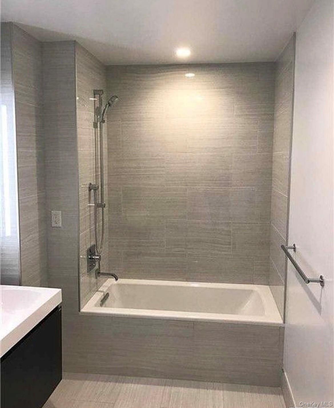 131-05 40th Road Unit: 10T