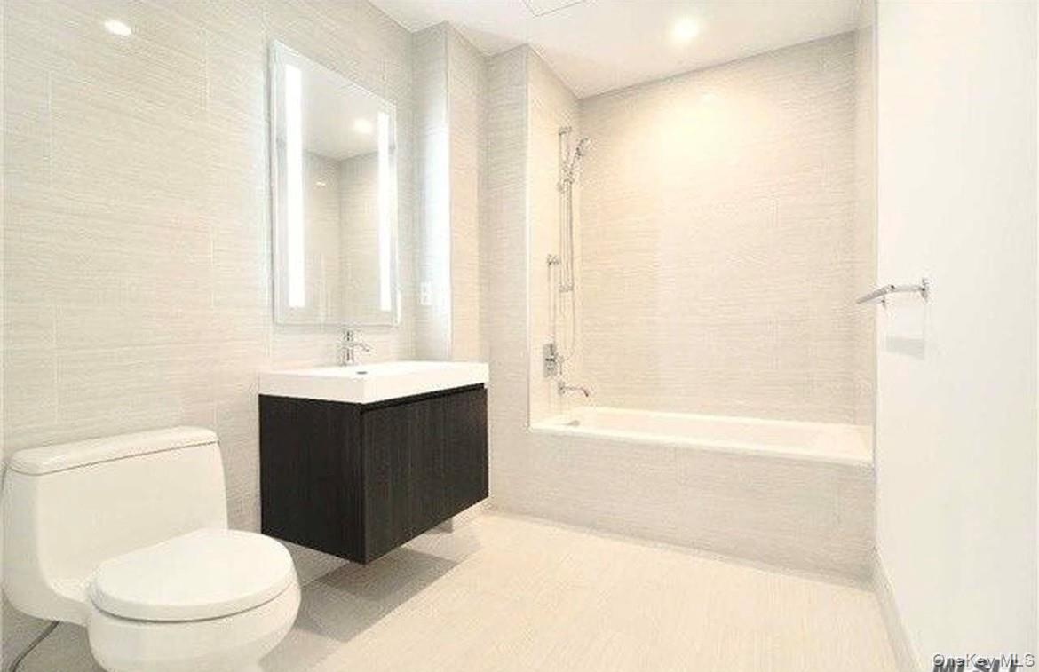 131-05 40th Road Unit: 10T