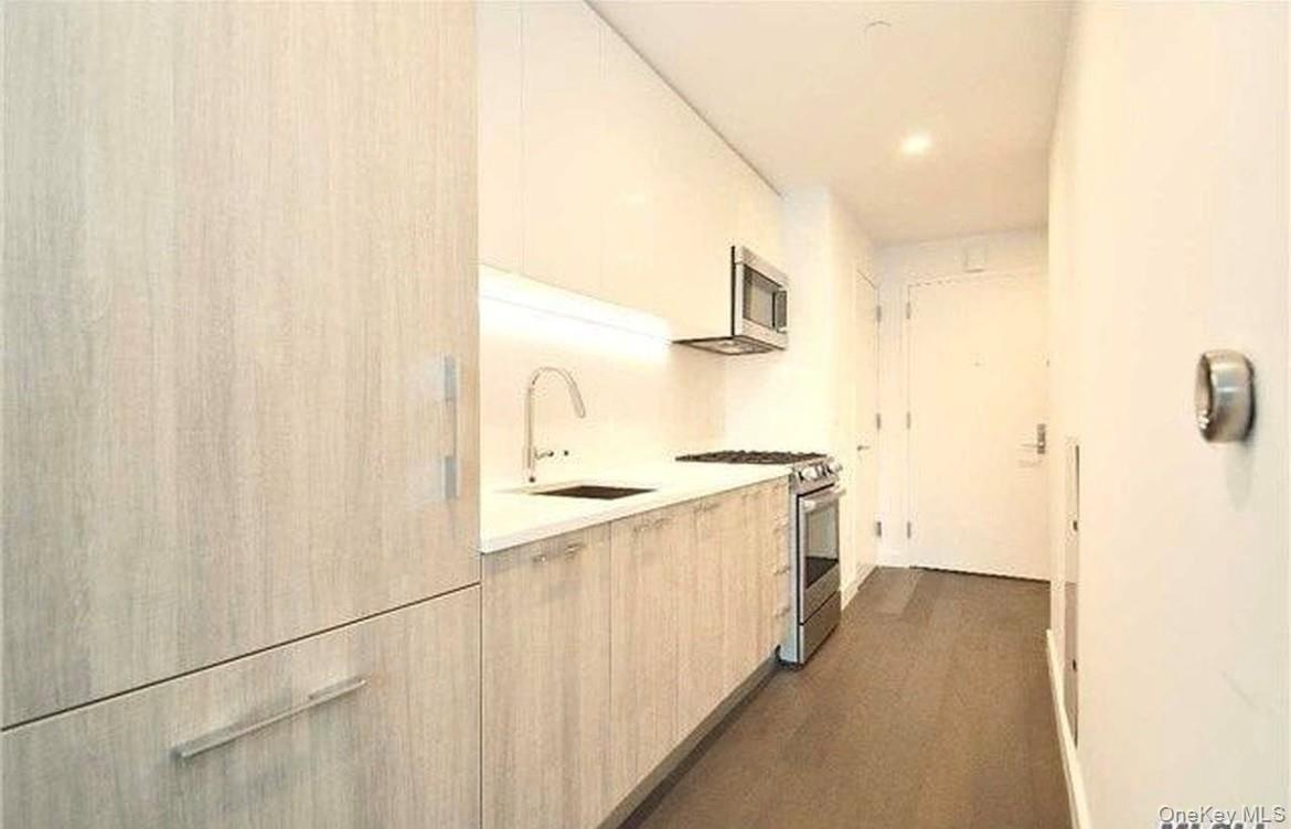 131-05 40th Road Unit: 10T