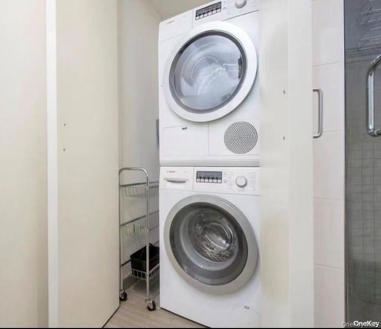 39-16 Prince Street Unit: 7E