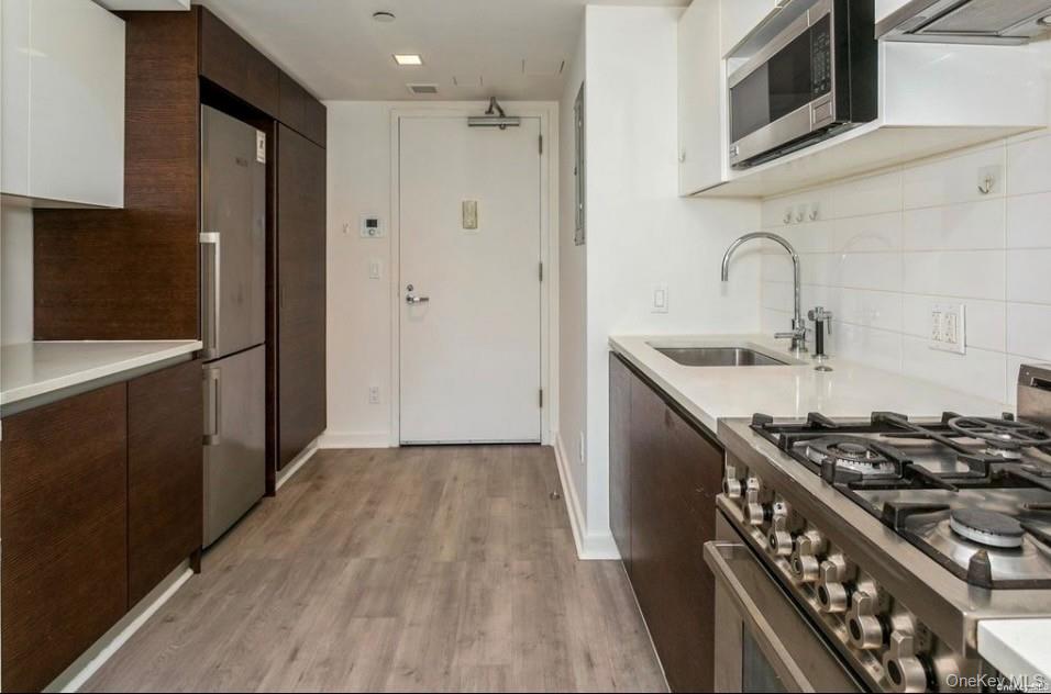 39-16 Prince Street Unit: 7E