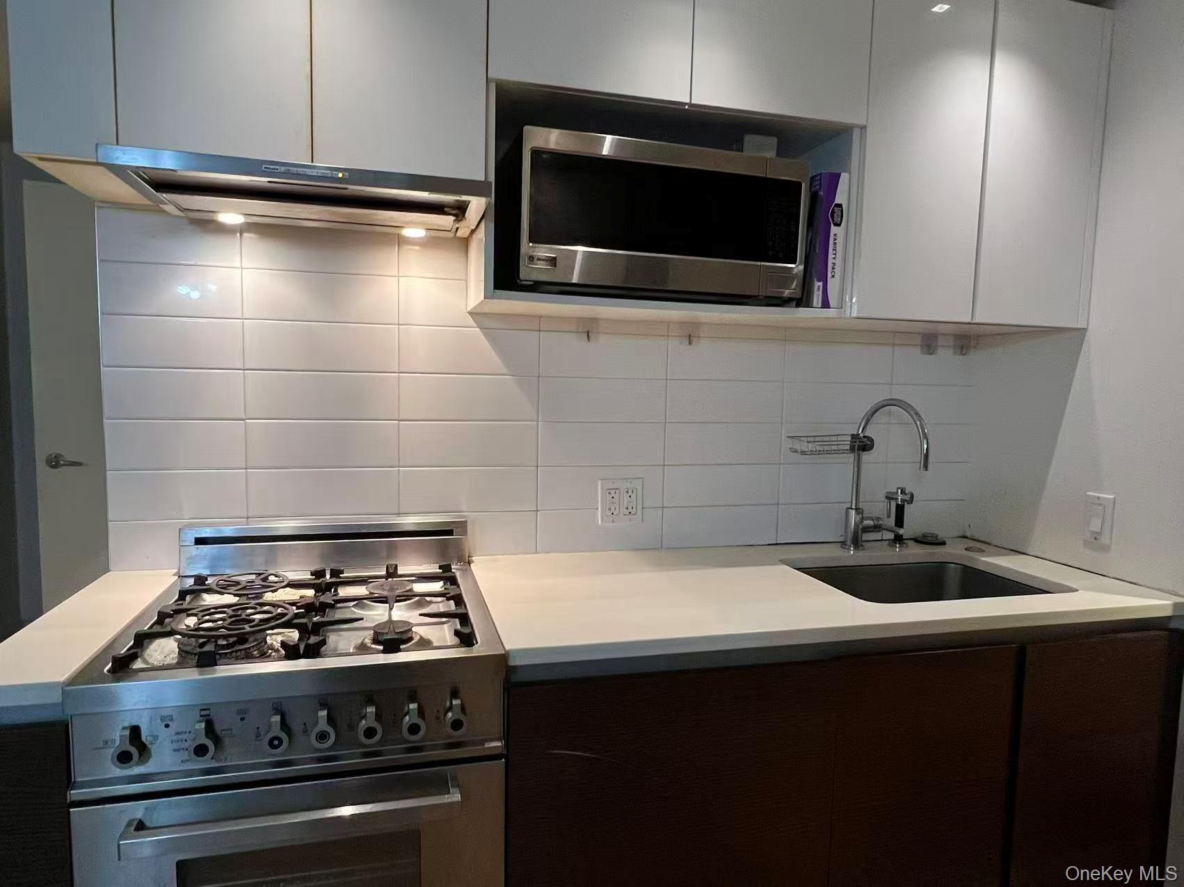 39-16 Prince Street Unit: 7E