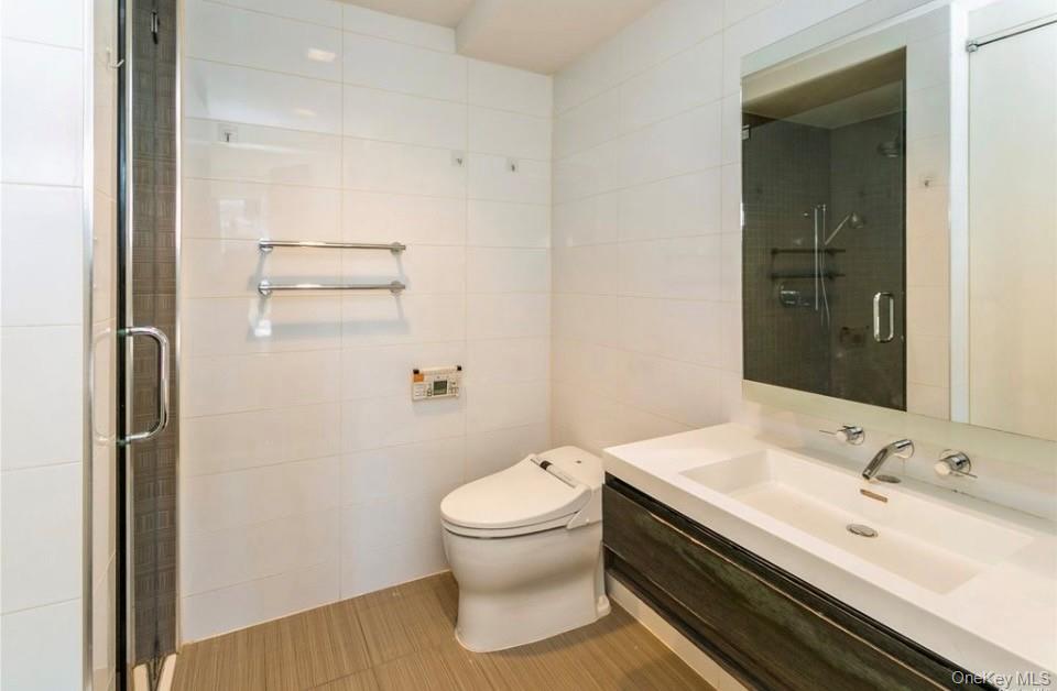 39-16 Prince Street Unit: 7E