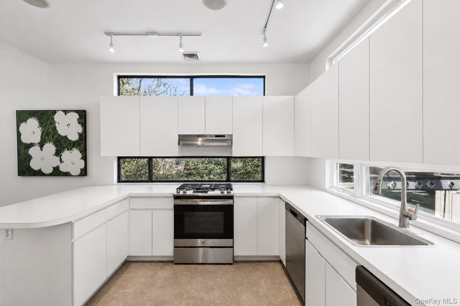 287 Bay Walk
