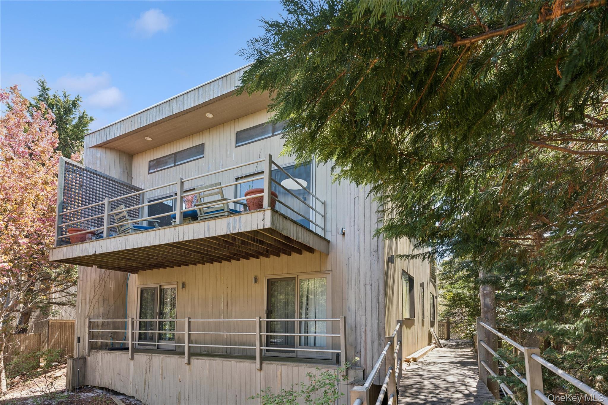 287 Bay Walk