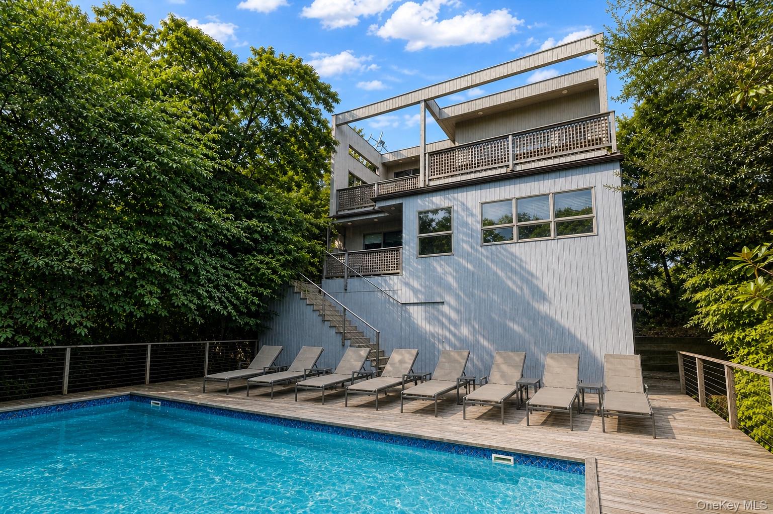 287 Bay Walk