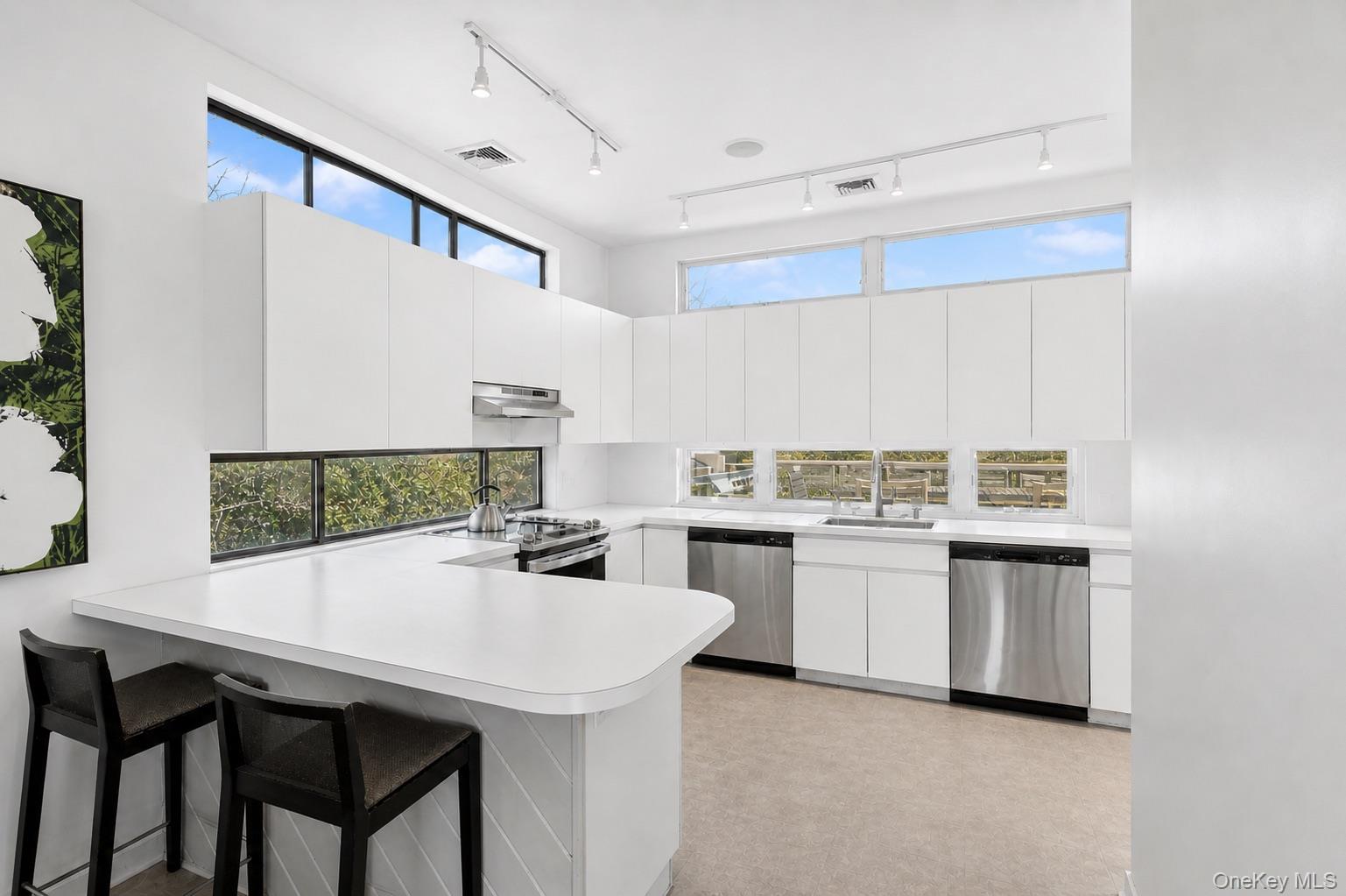 287 Bay Walk