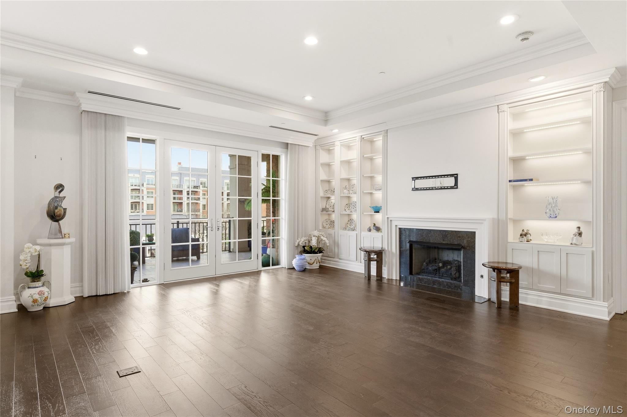 3000 Royal Court Unit: 3102