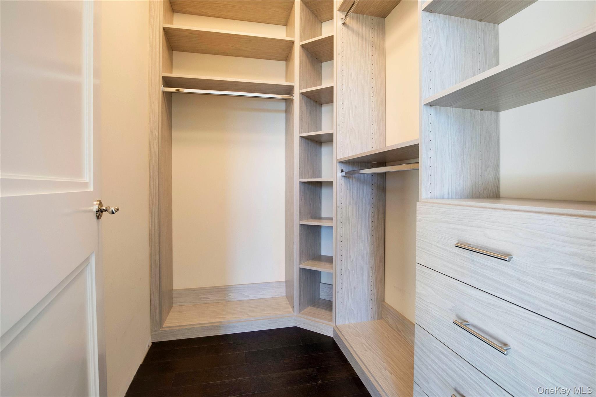 5000 Royal Court Unit: 5014