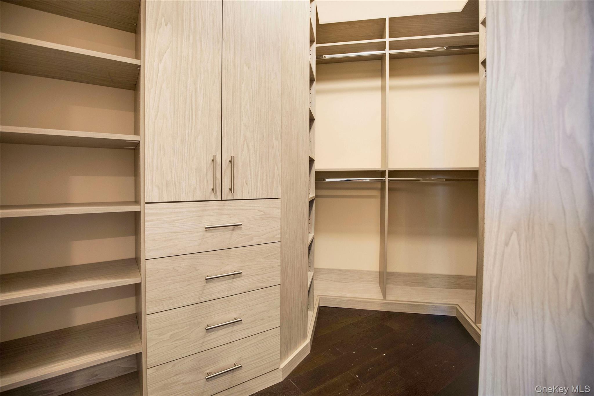 5000 Royal Court Unit: 5014